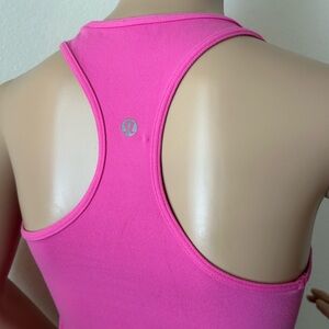 Lululemon Tank, Size M.